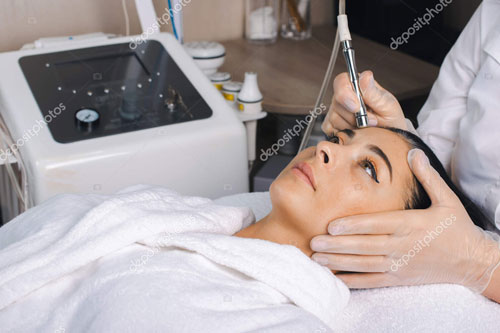 Microneedling Frankfurt – Reviderm SkinNeedler Microneedling Frankfurt – Kollagenaufbau & Hauterneuerung